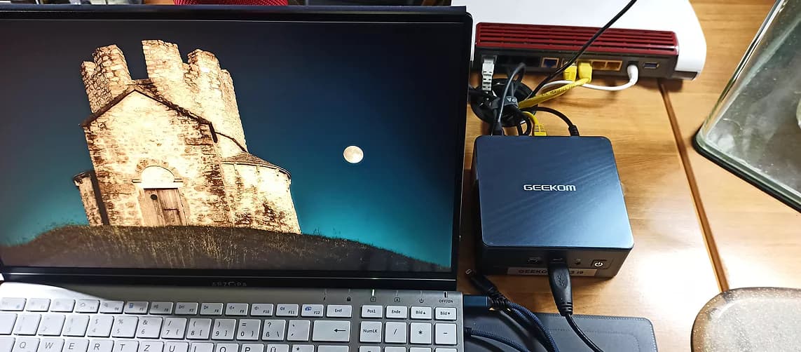 Small Space Home Office Solution